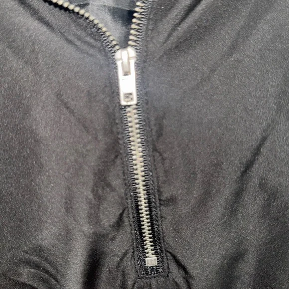 Forever 21 Black Zip-Up Cropped Windbreaker Jacket - Picture 3 of 6